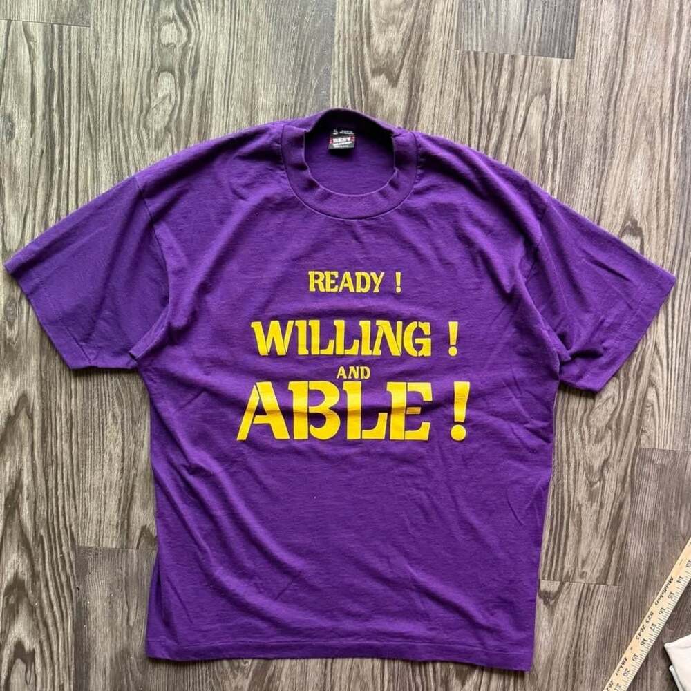 Vintage 90s Fruit of the Loom ‘Ready Willing and Able’ Graphic Tee